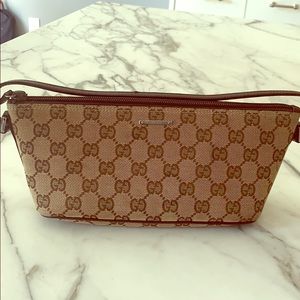 Gucci bag barely used excellent condition
